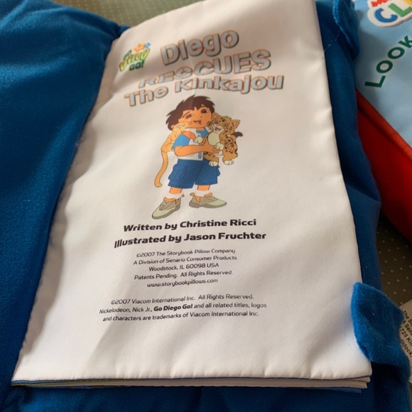 Mickey Mouse and Diego story books pillow - Picture 5 of 5